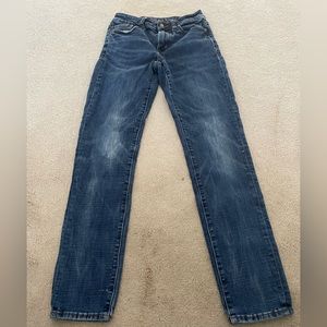 Men’s Medium Wash Jeans